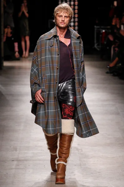 Look 13